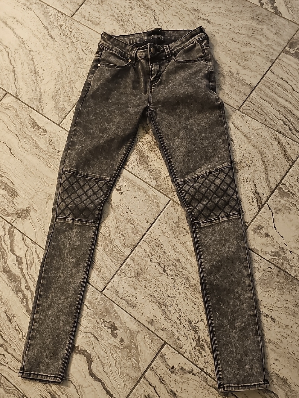 Forever 21 Black Acid-Wash Quilted Knee Skinny Jeans